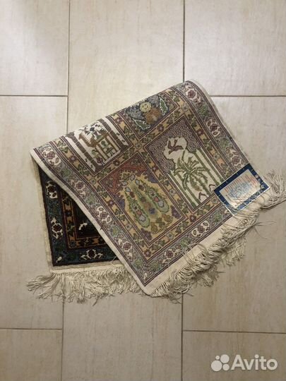 Шелковый коврик