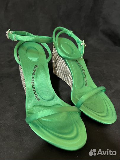 Босоножки женские 37 размер на каблуке