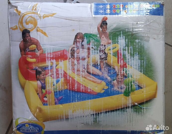 Детский развлекательный центр. Бассейн. Надувной