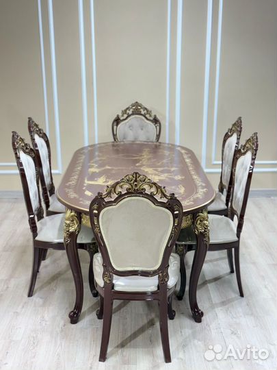 Кухонный стол и стулья