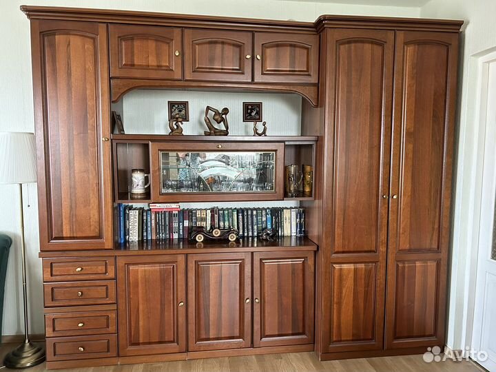 Мебель для гостиной массив Италия