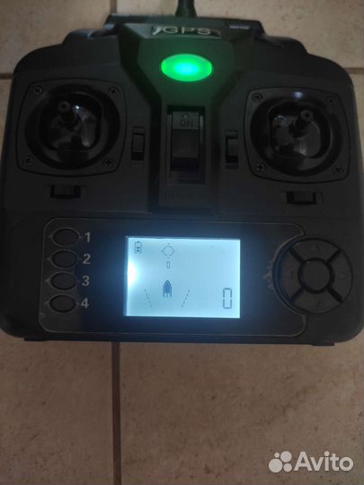 Прикормочный кораблик с gps и эхолот