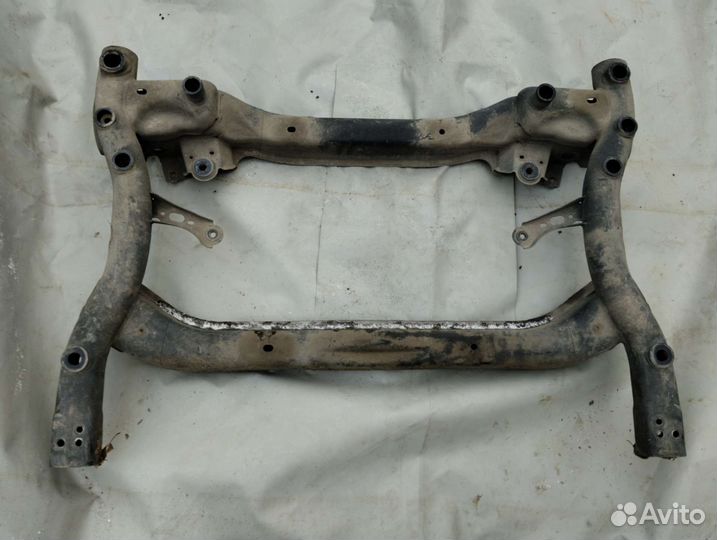 Подрамник Mercedes Benz E class W 205