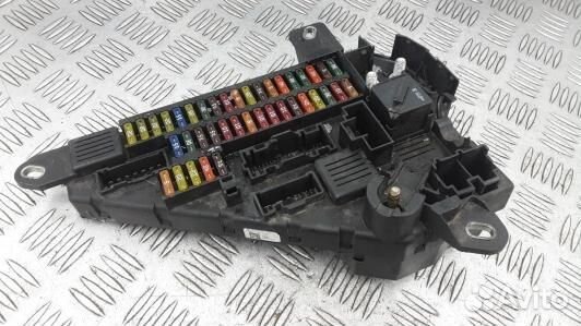 Блок предохранителей BMW 5 E60/E61 (76F01M101)