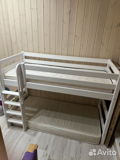 Кровать детская белая