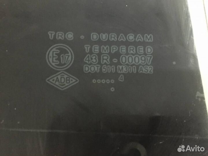 Стекло двери задней правой форточка Renault Logan