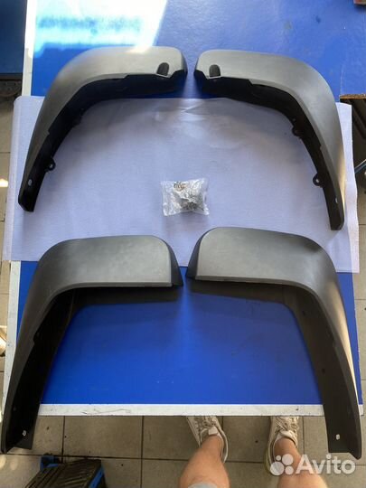 Брызговики на range rover vogue