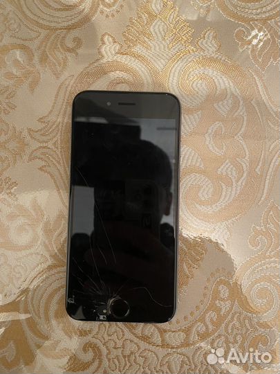 Телефон iPhone 6