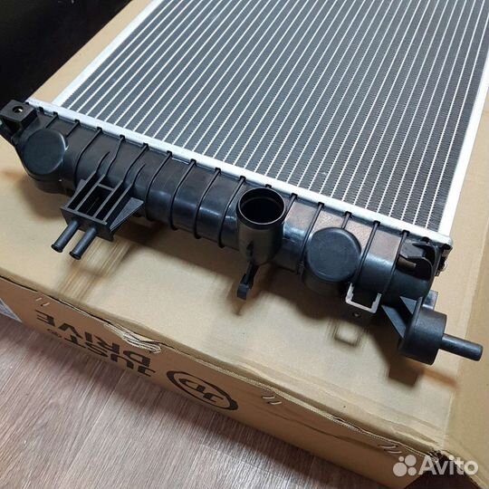 Радиатор для МКПП на Opel Astra H, Zafira B