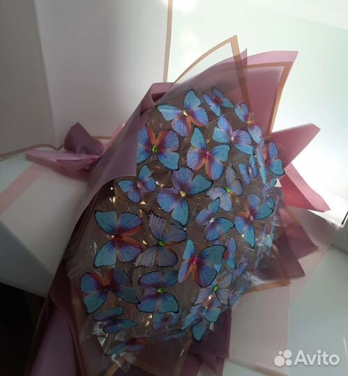 Светящийся букет из бабочек