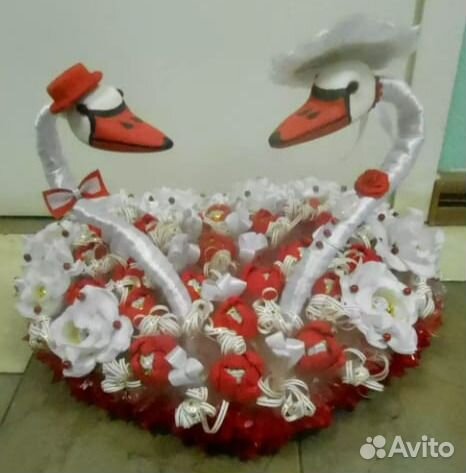 Лебеди с конфетами