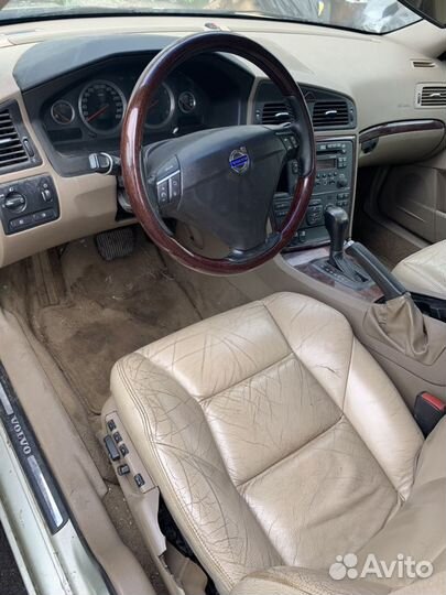 Поступила в разбор volvo S60 2.4 рестайлинг
