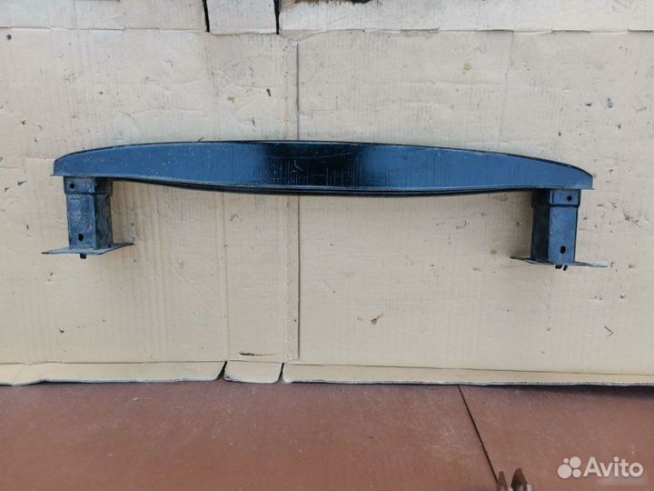 Усилитель бампера задний Volkswagen Jetta 6