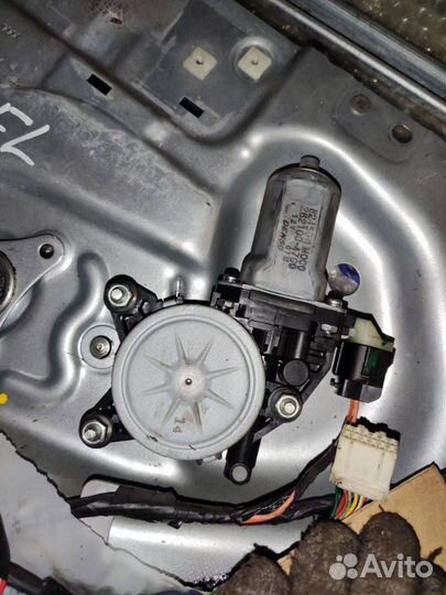 Моторчик стеклоподъемника 824501m000 Kia Soul 1