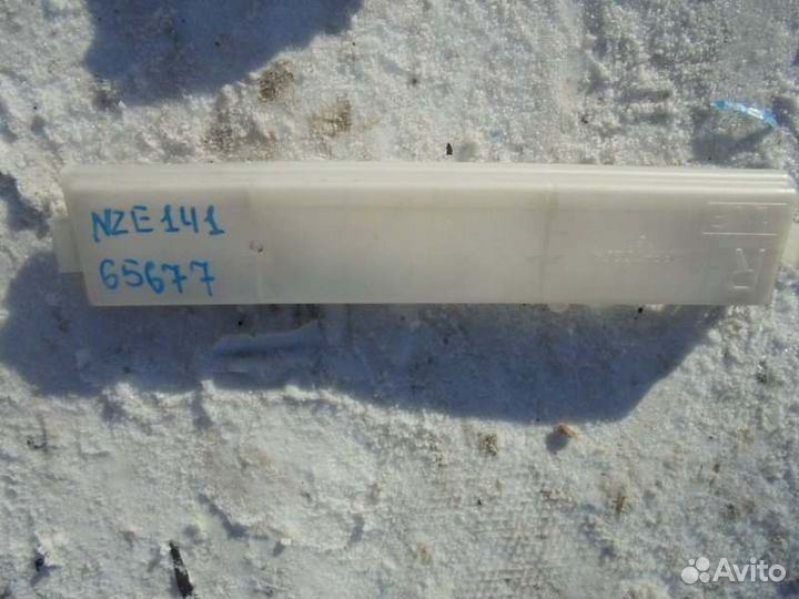 Крышка салонного фильтра Toyota Corolla Fielder