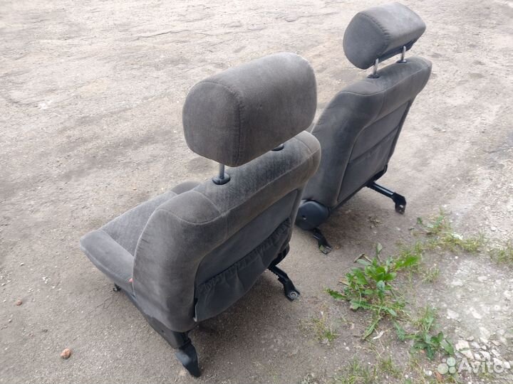 Сиденья передние Nissan Maxima A32