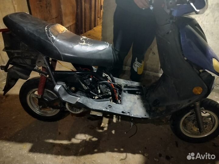 Скутер 150 кубов