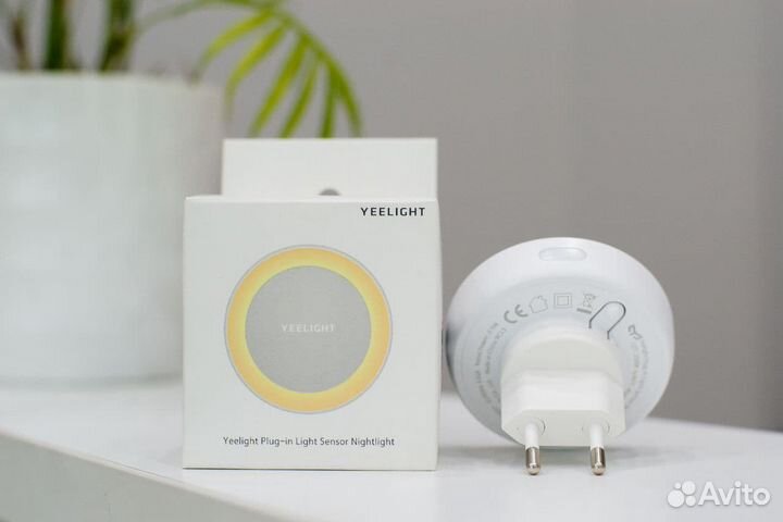 Ночник Xiaomi Yeelight Plug-in light sensor nightl