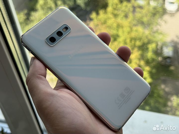 Samsung Galaxy S10e, 6/128 ГБ