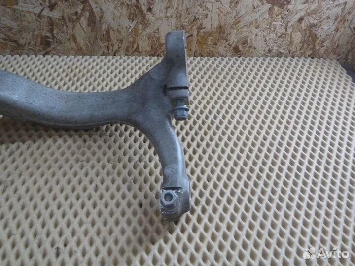 Кулак поворотный передний левый Audi A4 B7 2005-2007 (8E0407253E)