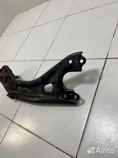 Рычаг задний продольный правый Kia Optima 3 TF 201