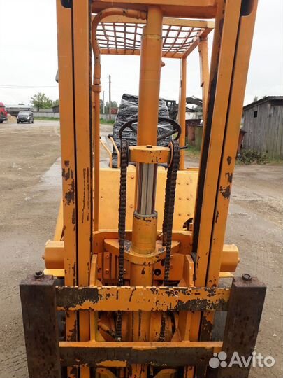 Вилочный погрузчик Toyota 02-3FD15, 1990