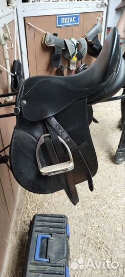Седло для лошади универсальное