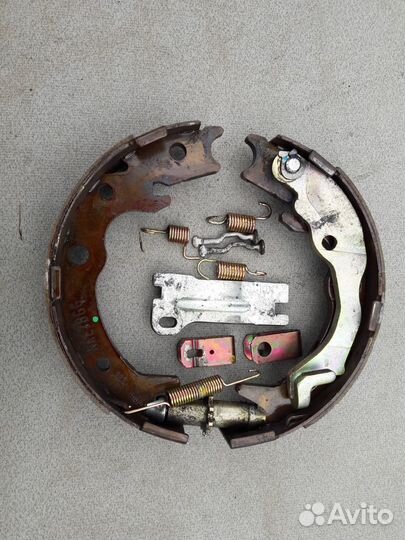 Колодки стояночного тормаза Honda Stepwgn RG1