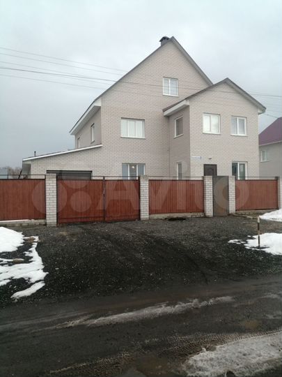 Дом 189 м² на участке 10 сот.