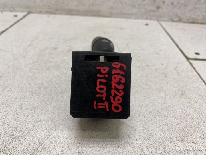 Переключатель поворотов подрулевой