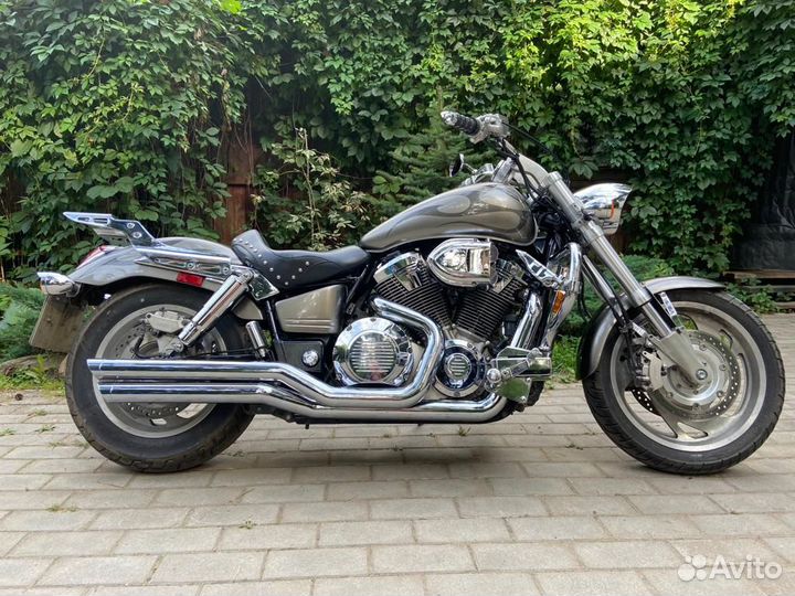 Продаю Honda VTX-1800 C