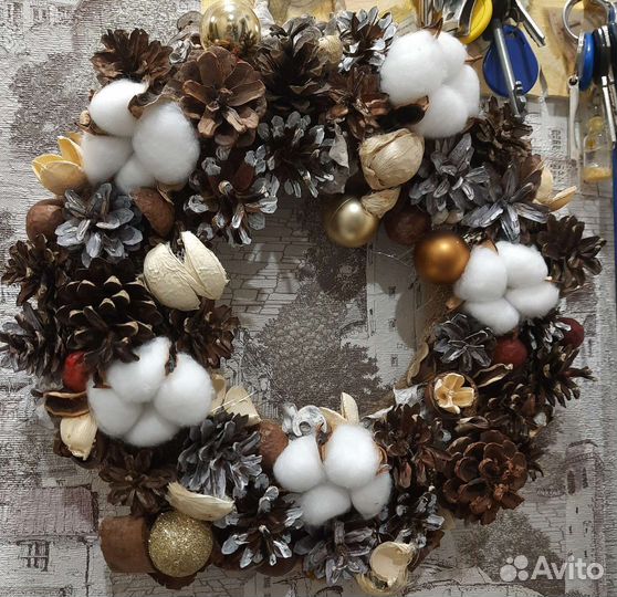 Венок из натуральных материалов