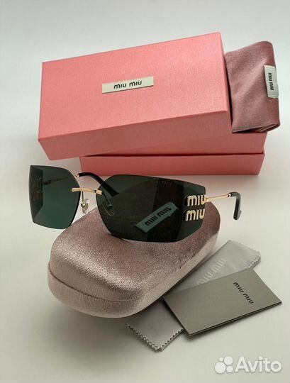 Солнцезащитные очки Miu miu