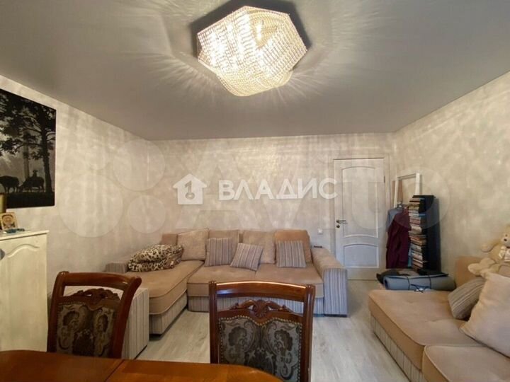 2-к. квартира, 53 м², 1/10 эт.