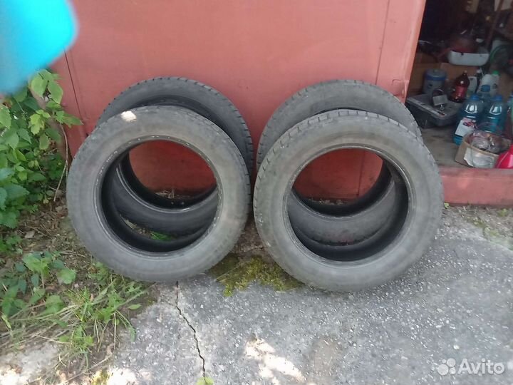 Bridgestone Blizzak Ice 215/60 R17