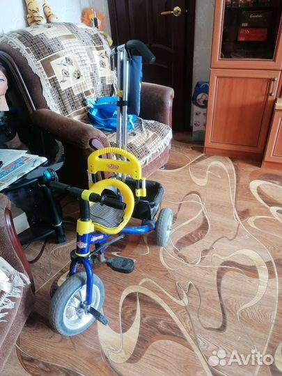 Трехколесный велосипед детский с ручкой
