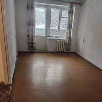 2-к. квартира, 54 м², 1/3 эт.