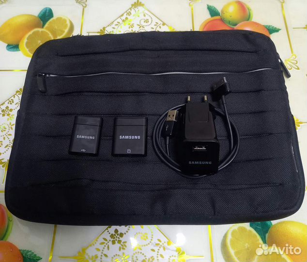 Планшет Samsung Galaxy Tab GT-P7500 10.1