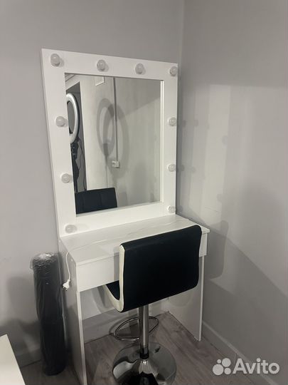 Туалетный столик