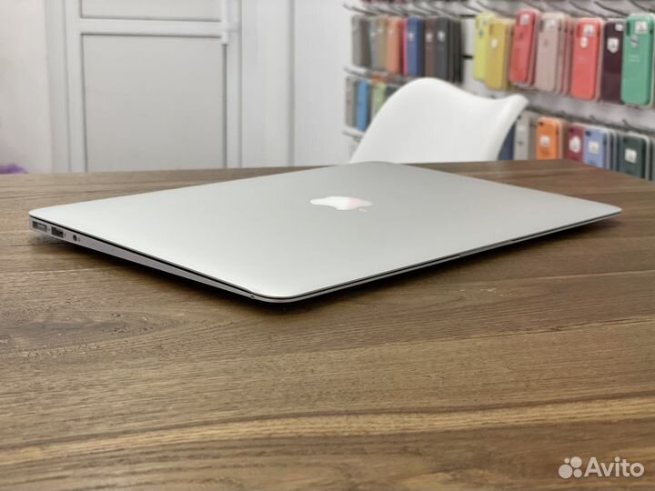 MacBook Air 13 2015 i5,8gb, 256gb Silver (б/у)