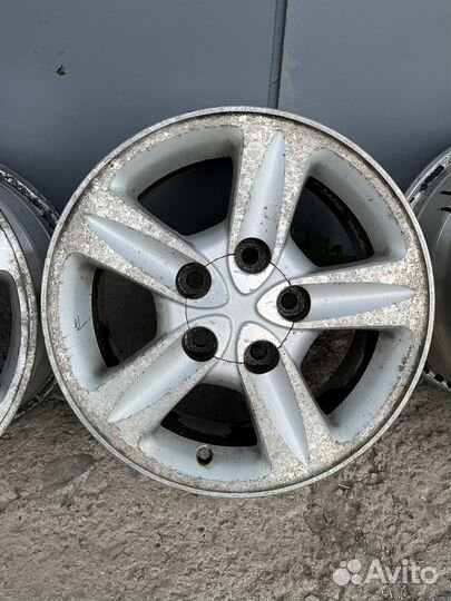 Диски Toyota R15 5x114.3