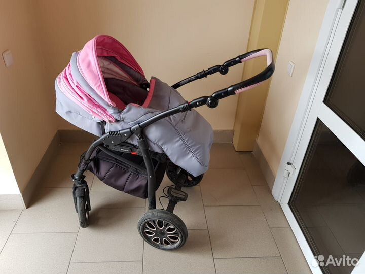 Коляска 2 в одном фирмы Adamex