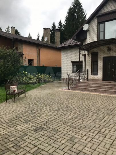 Дом 270 м² на участке 25 сот.