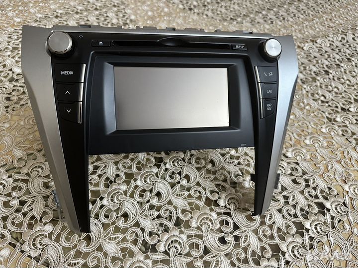 Штатная магнитола на Toyota Camry 55