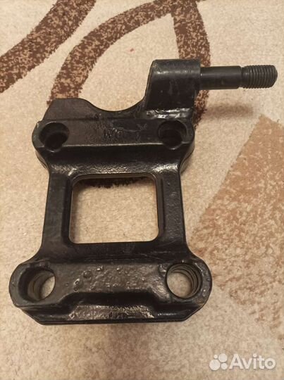 Площадка крепления полу рессоры