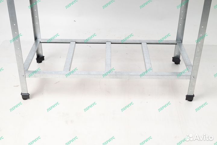 Железный стол