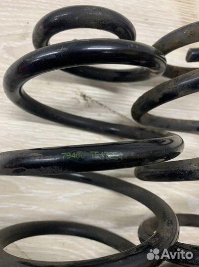 Пружина подвески задняя Opel Astra J A16XER 2010