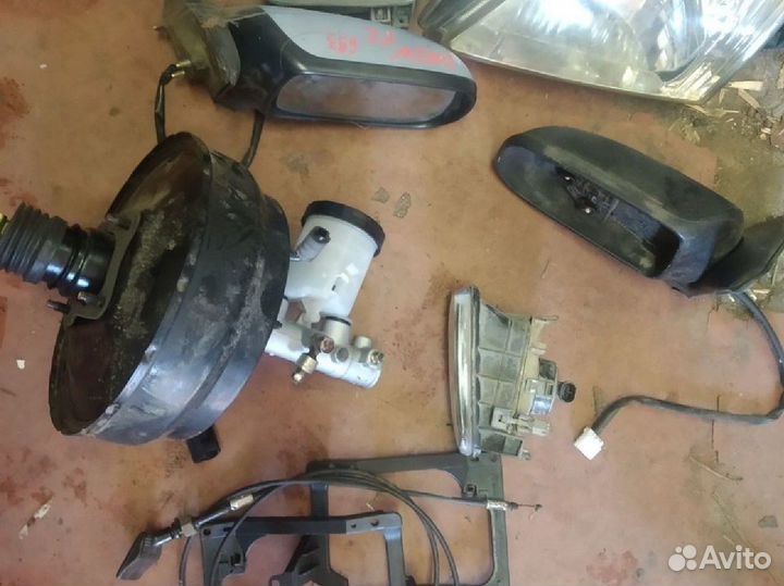 Запчасти на Мазда demio