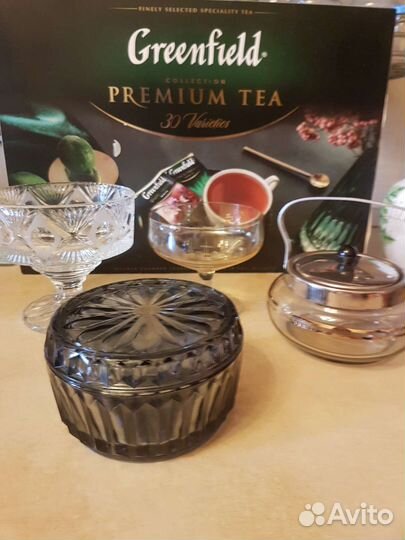 Заварники, сахарница, штофы