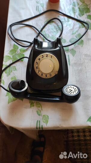 Старый дисковый телефон СССР